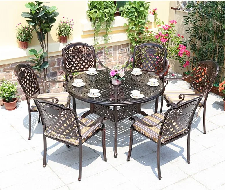 Outdoor aluminum garden table hot sales 2021 patio casting aluminum dining round table and chair set