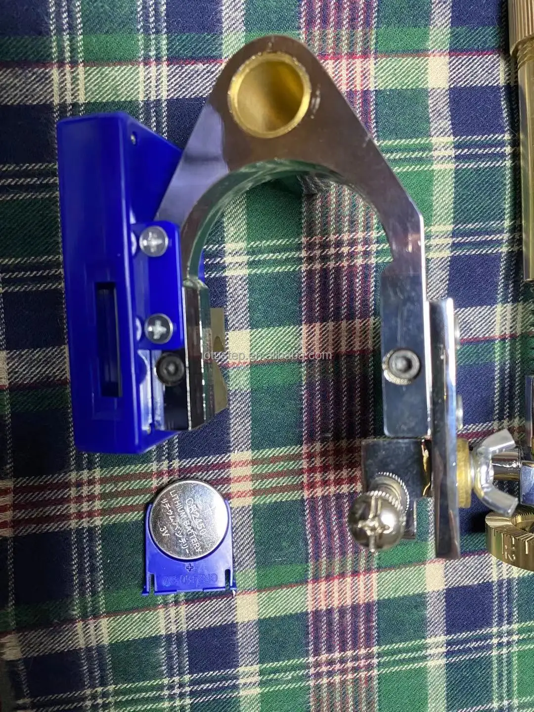 digital faceting arm (12)