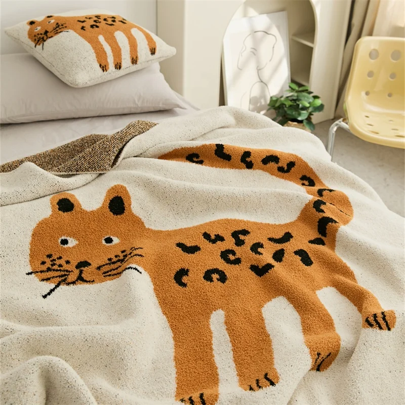 Wholesale  Polyester Cute Cartoon Jacquard Microfiber Knitted Throw Blanket For Winter Home Decoration And Child  BDB manufacture