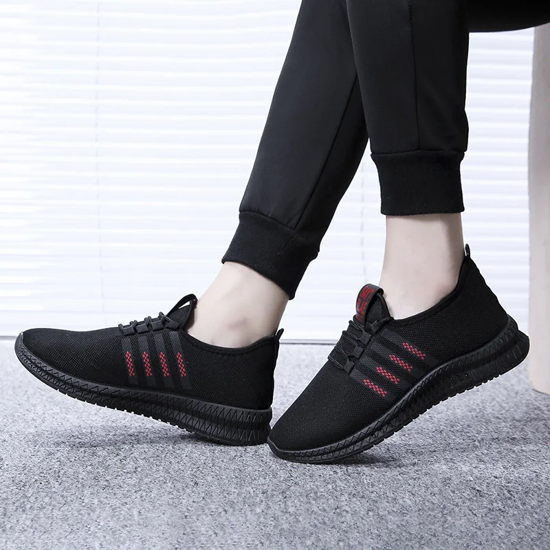 2023 Cheap Breathable Mesh Men Walking Running Tennis Slip on Shoes Fashion Sneakers Casual Shoes Tennis Running Shoes for Men