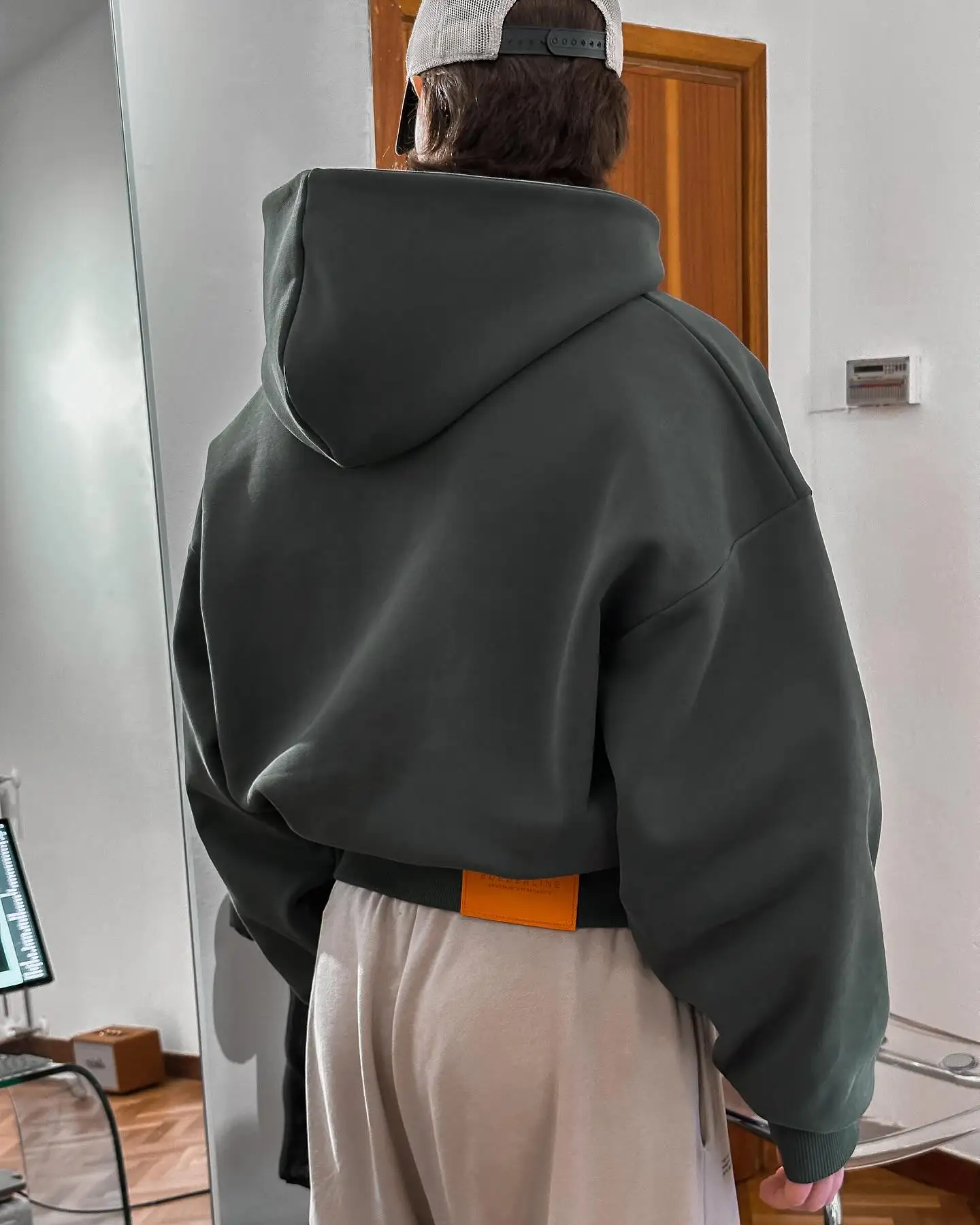 Shop Our Custom Brand Logo 500gsm 600gsm Men's Fleece Hoodie