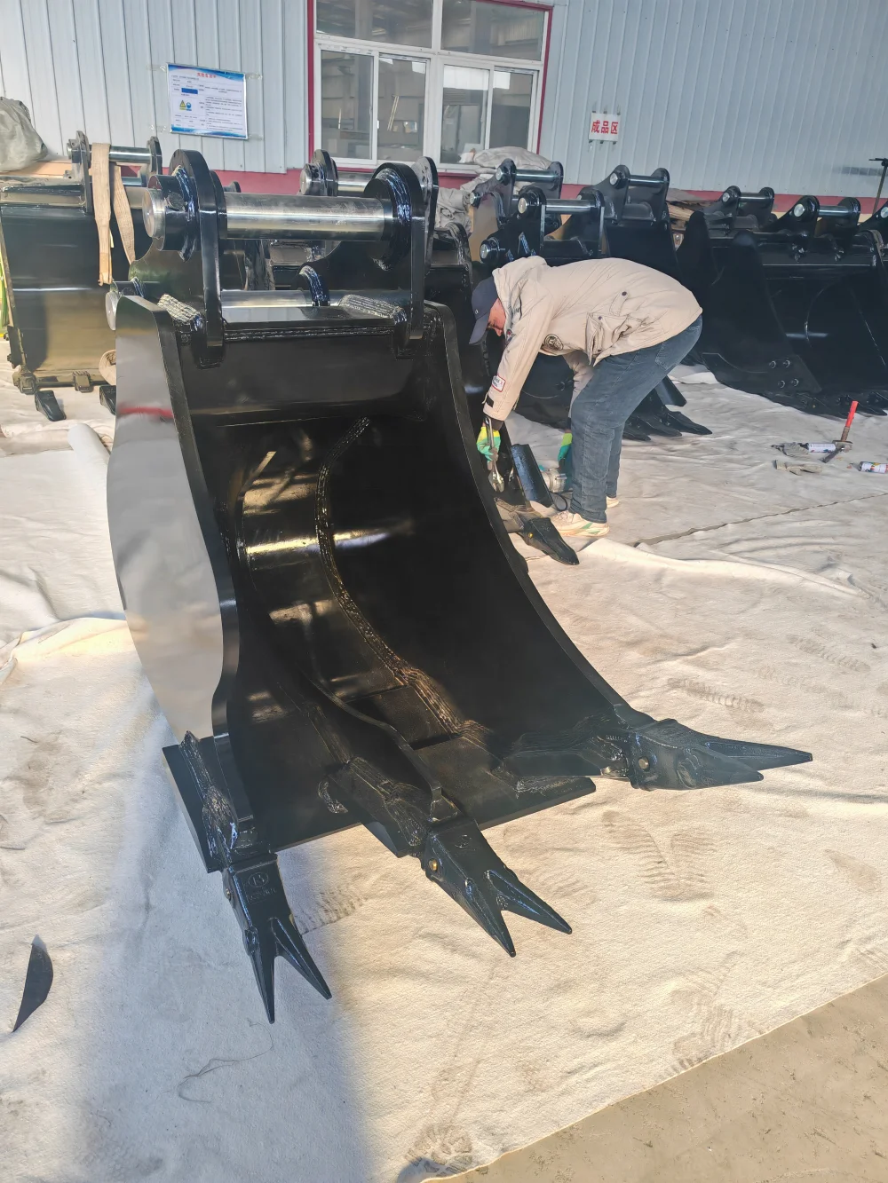 20 Ton Excavator Ripper Bucket Three Teeth Ripping Bucket Wide 600mm