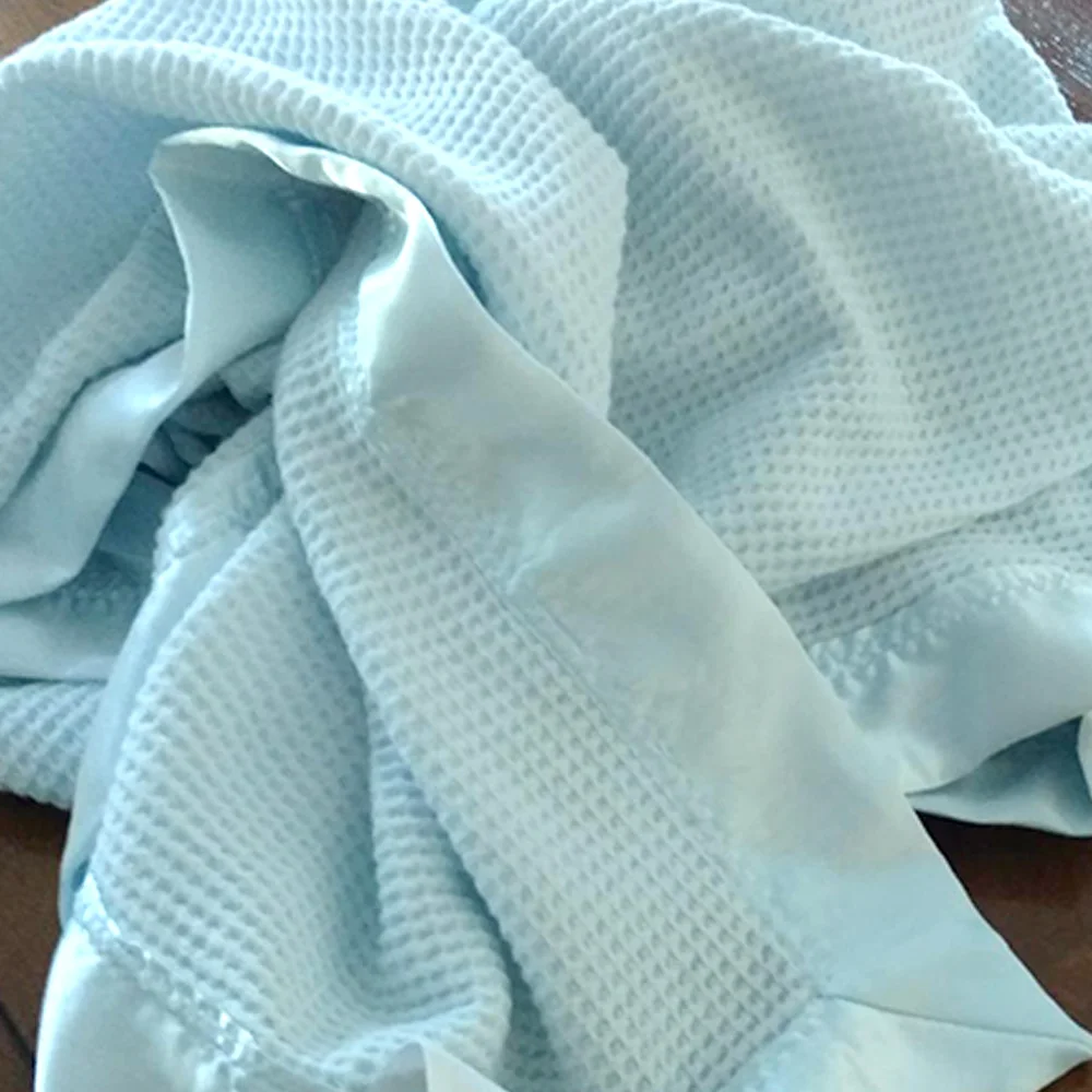 Wholesale Solid Color Thermal Waffle Weave Baby Blanket With Satin