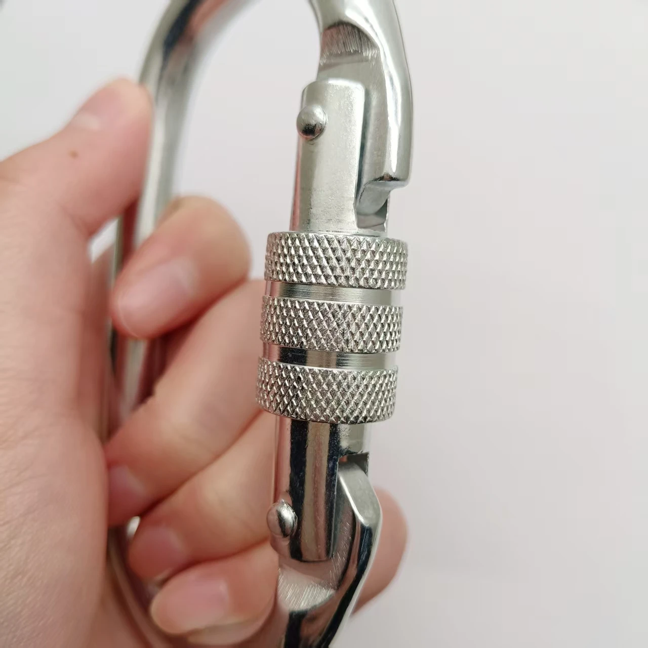 High Quality 25KN Screw Carabiner O Shape Carabiner for Hiking,Climbing,Hammock