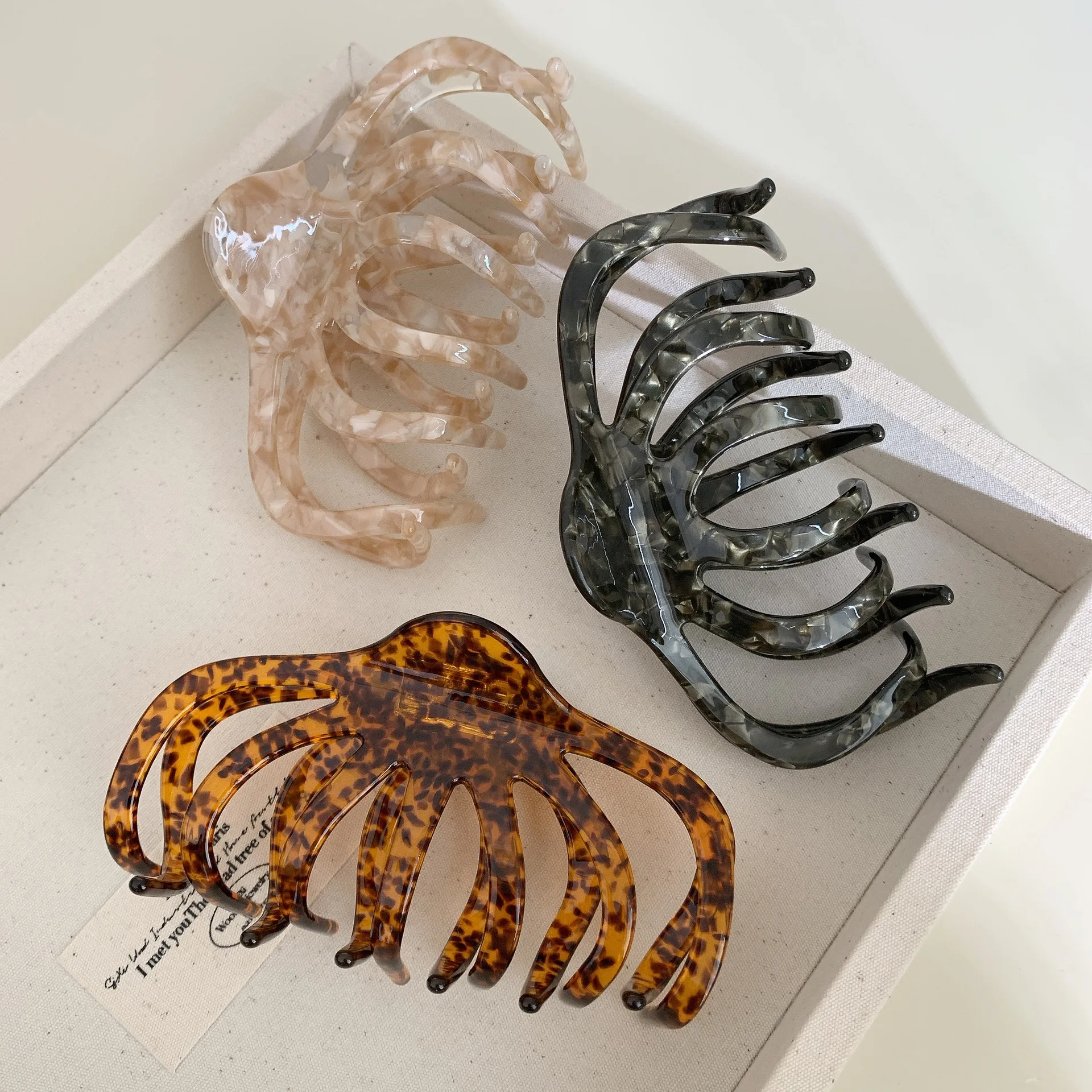 Oversized Acetate Claw Clip for Thick Hair, Stylish Hair Jaw Vintage Style Large Acetate Hair Claw for Thick Hair 10.5cm  main image 2