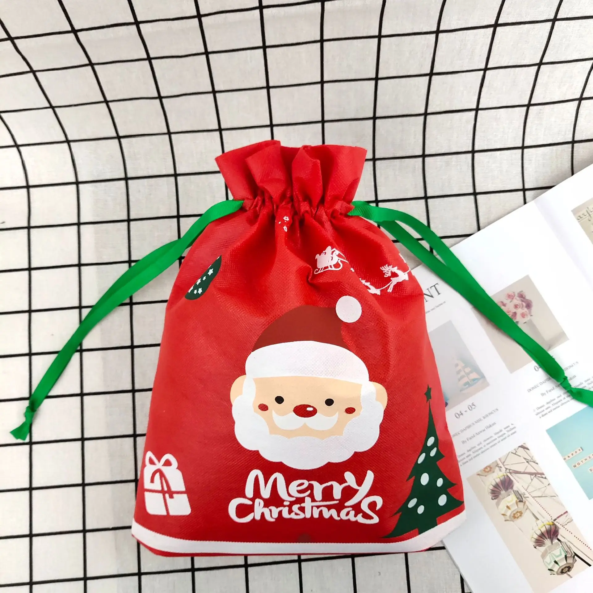 Christmas Non-woven Custom Drawstring Bag Candy Storage Christmas Bag ...