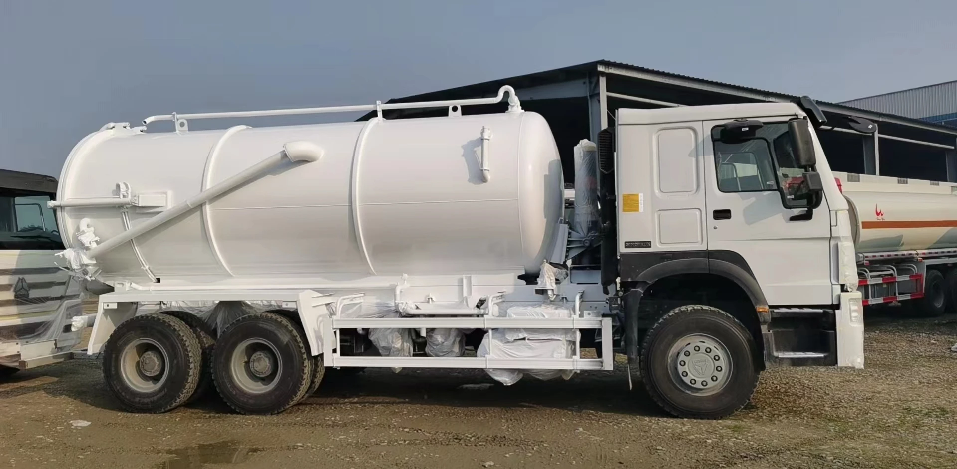 New 4x2 Howo 15cbm 10 M3  Water tank Truck 4x6 20 Ton