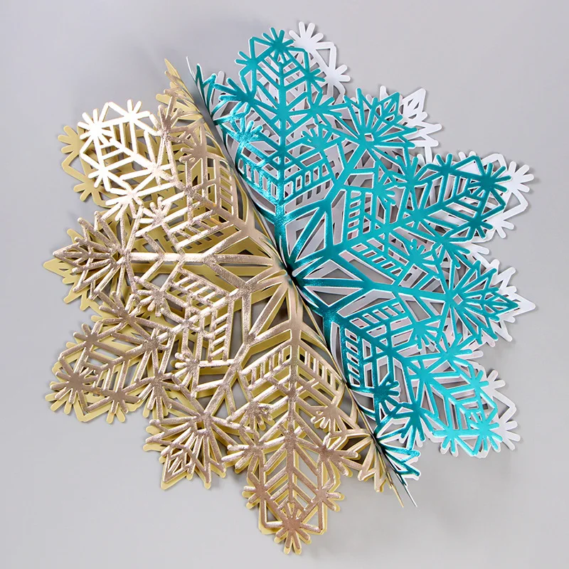 Custom Home Light Luxury Hollow Christmas Table Decoration coaster Plate Placemats PVC Hollow Snowflake Insulated Placemats