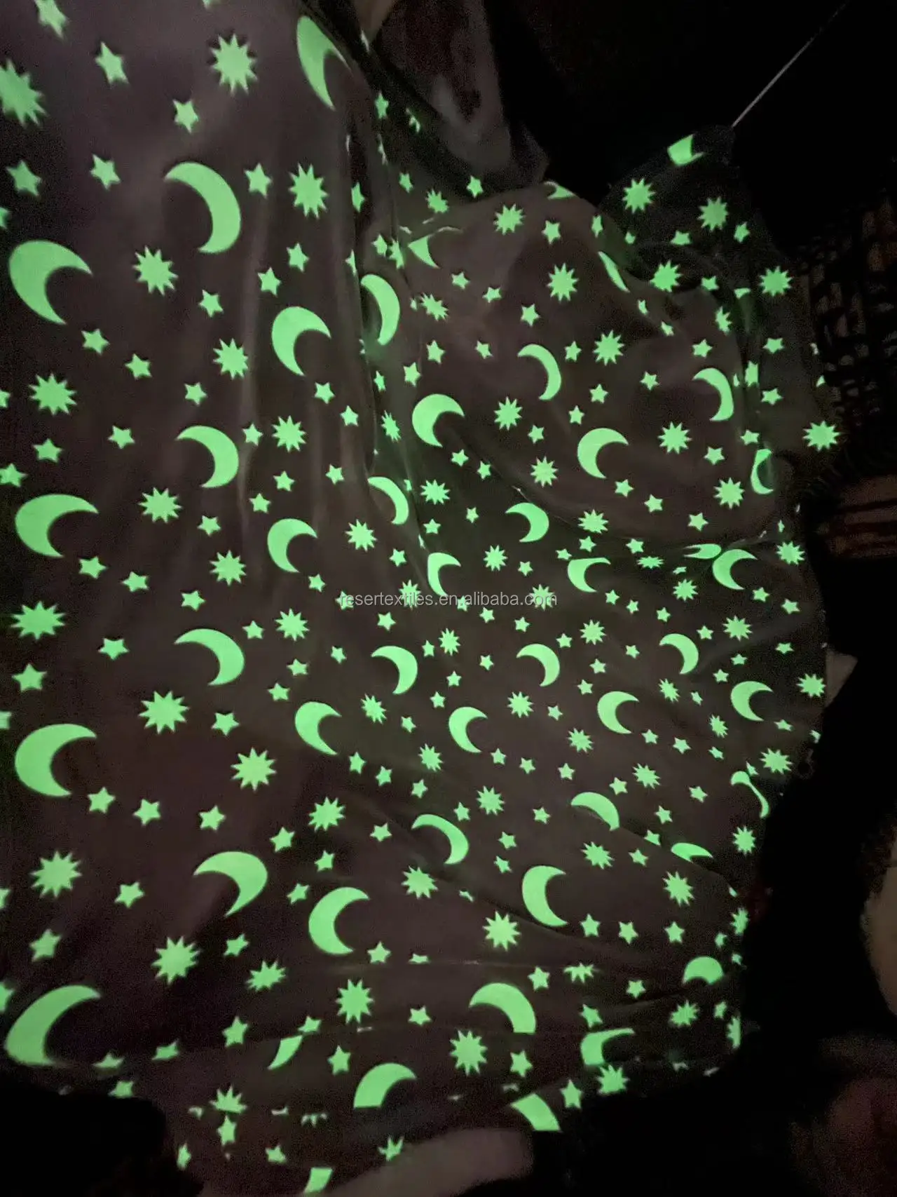 100% Polyester Super Soft Knitted Flannel Glow-in-the-Dark Festival Star Personalized Character Throw Blanket Kids Four Seasons