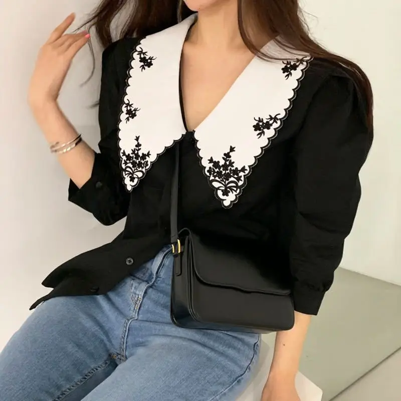 Korea Spring Retro Embroidery Contrast Loose Bubble Sleeve Girl Fashion Shirt
