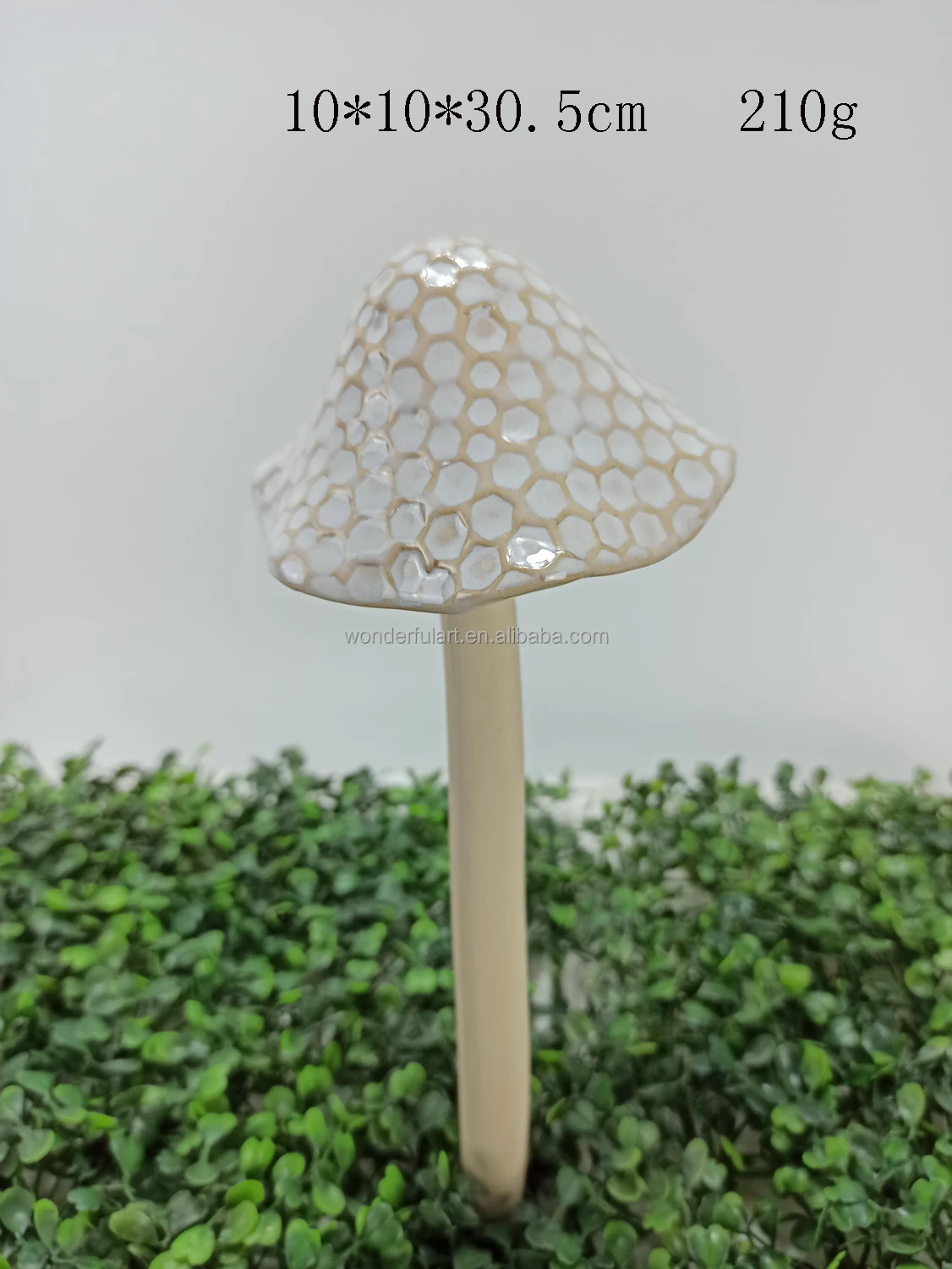 Hot Sell Decorative Ceramic Mushroom Shaped Garden Stakes for Pathway Patio Outdoor Garden Decoration