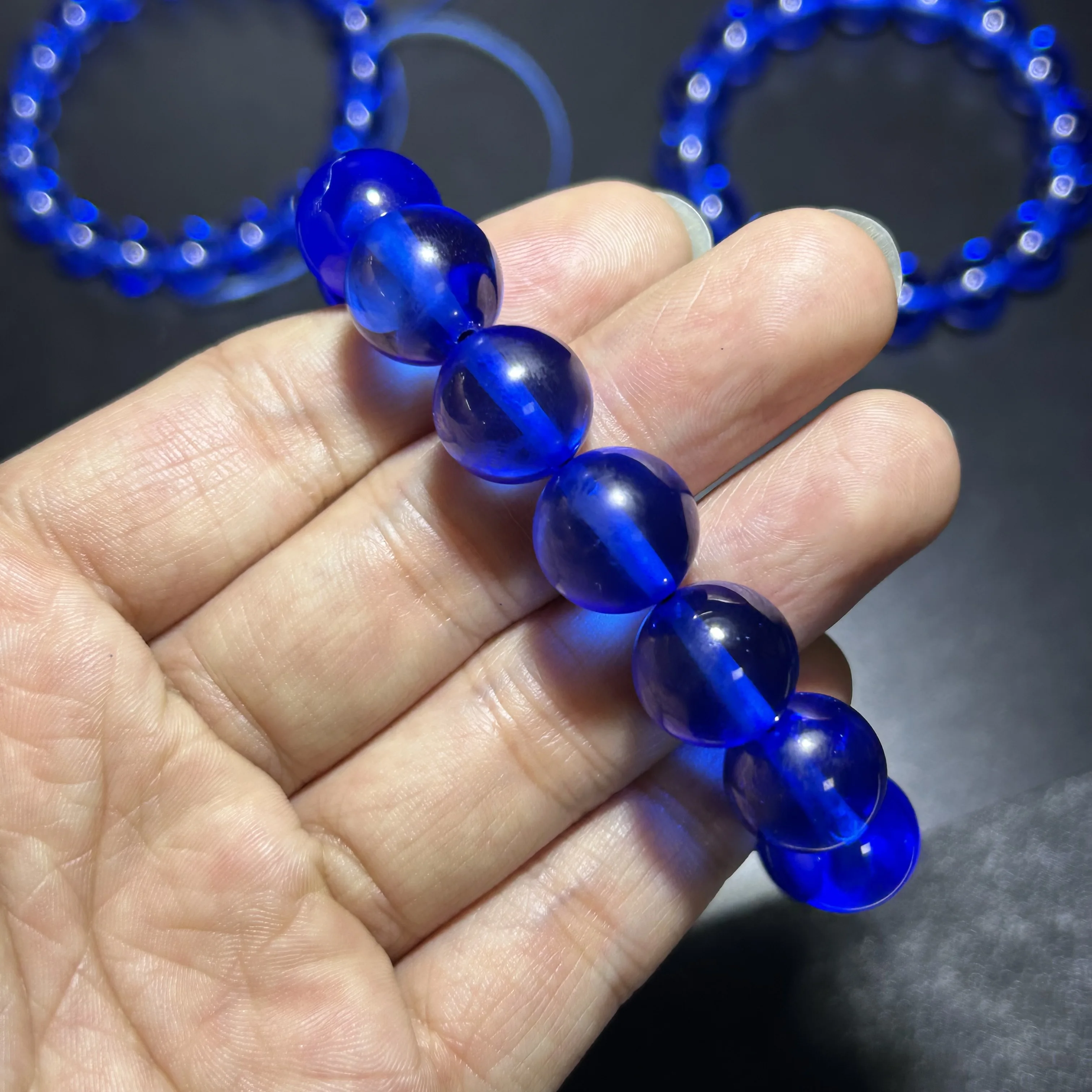 合成ブルーサファイアラウンドボール穴あきビーズ DIY ブレスレット