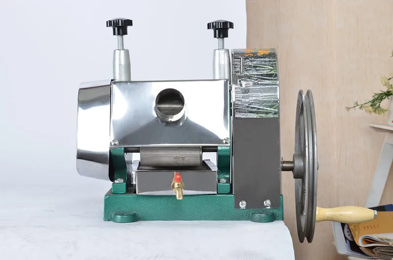 Small Scale Hand Operated Sugarcane Juicer Machine Sugar Cane Juicer