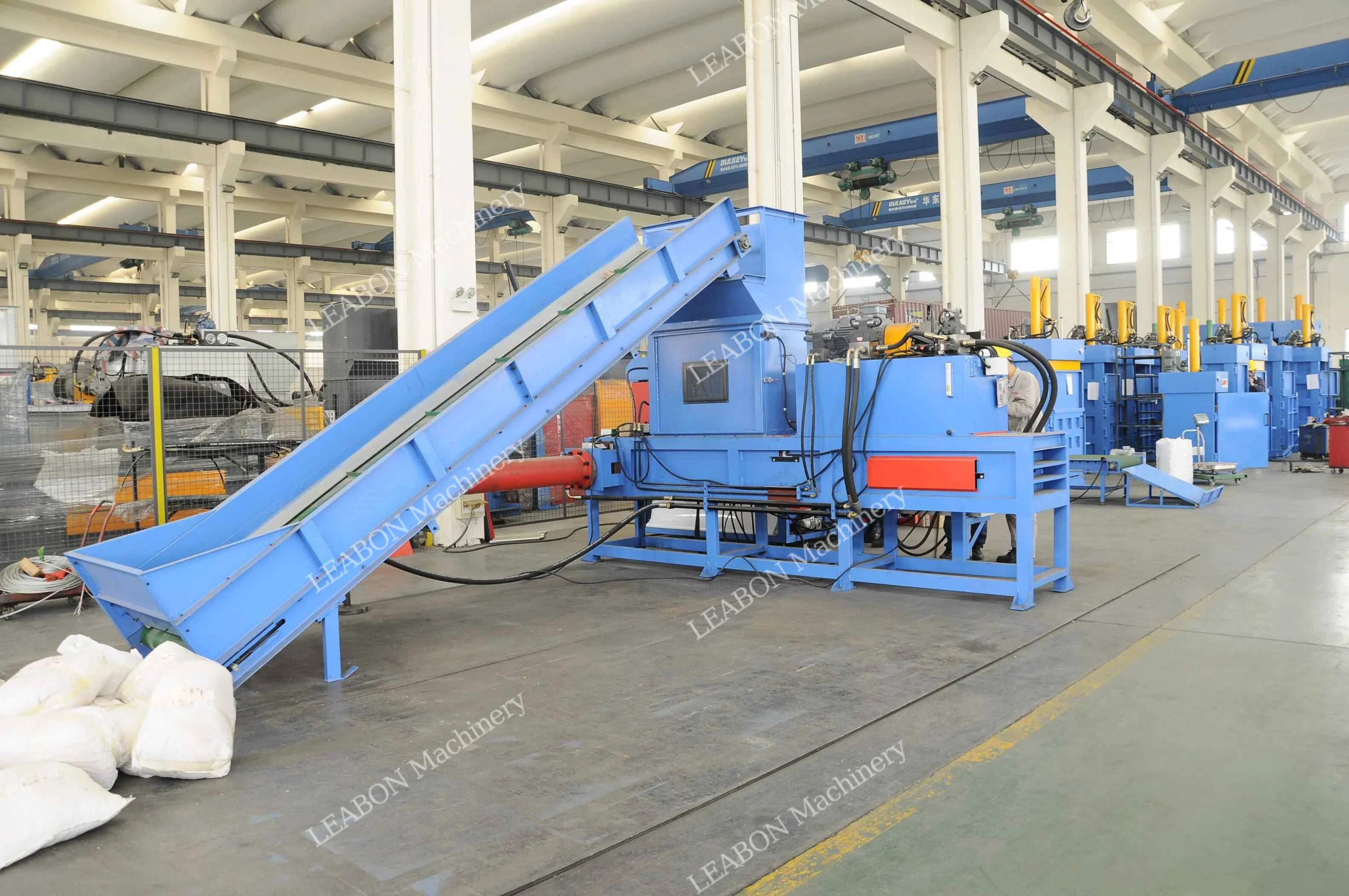 Hot Selling Automatic Compressing Bagging Machine Wood Chips Packing Baler Corn Silage Press Bagging Machine Sawdust Baler