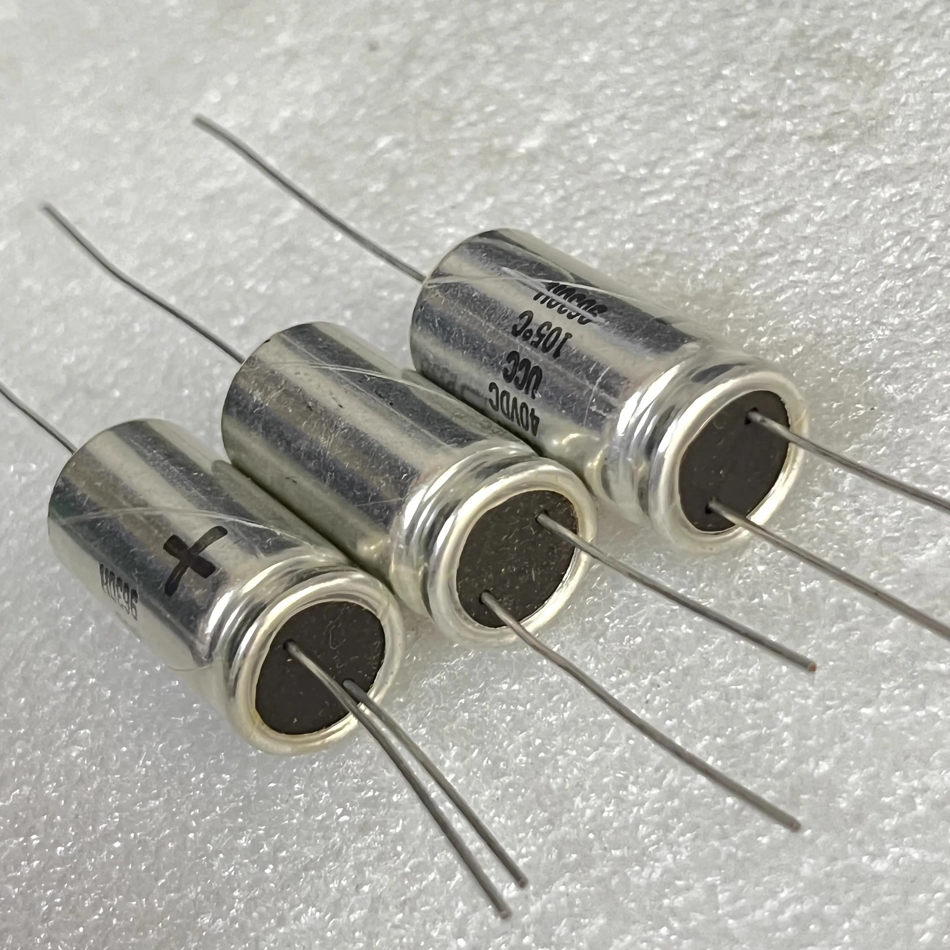 磁器 Electrolytic Capacitor 3300uF/35V for Audio, Radial