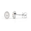 Pendientes de oro blanco de 10 quilates con moissanita y diamantes.