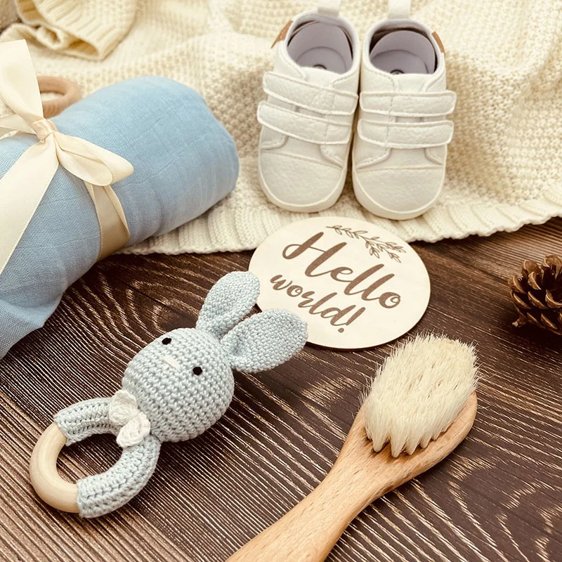 Custom Super Soft Bamboo Muslin Swaddle Bunny Teething Rattle Toys 4Pcs Set Baby Bathing Brush Milestone Newborn Baby Gift Set