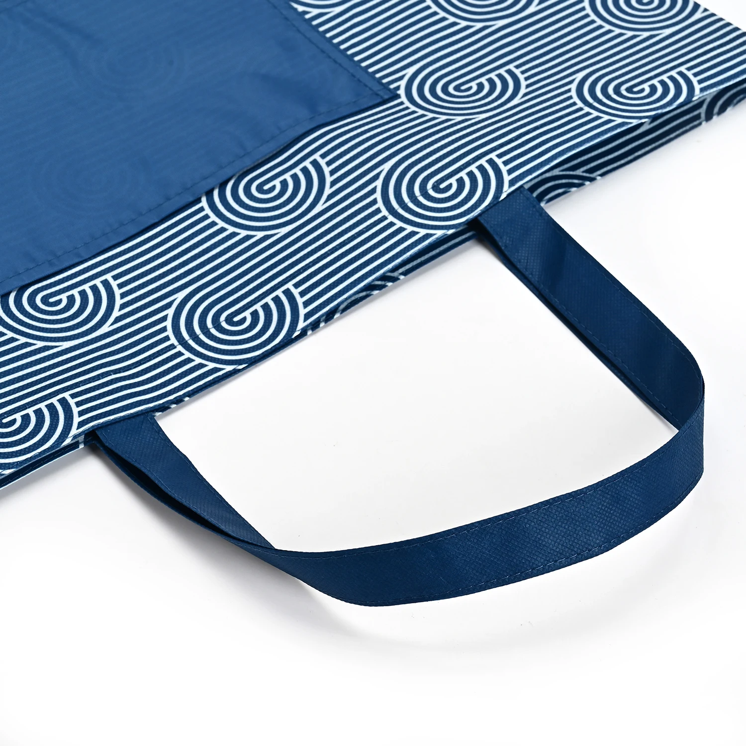 Medium Size Eco-Friendly Non-Woven Tote Bags Custom Logo Reusable PLA PC Shopping Bags with Cartoon Handles manufacture