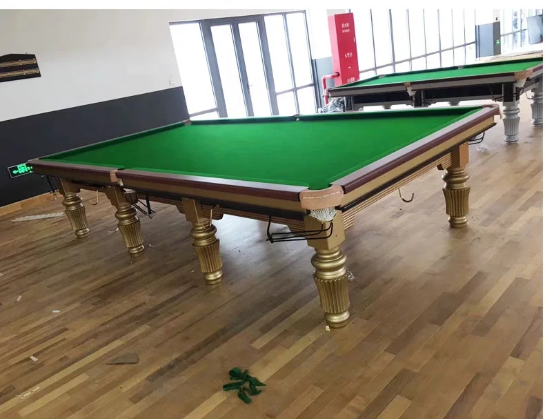 Бильярдный стол в английском стиле из массива дерева