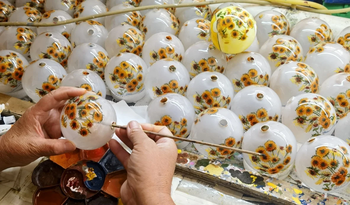 Reverse Hand Painted Christmas Bauble Inside Hand Painted Glass ...