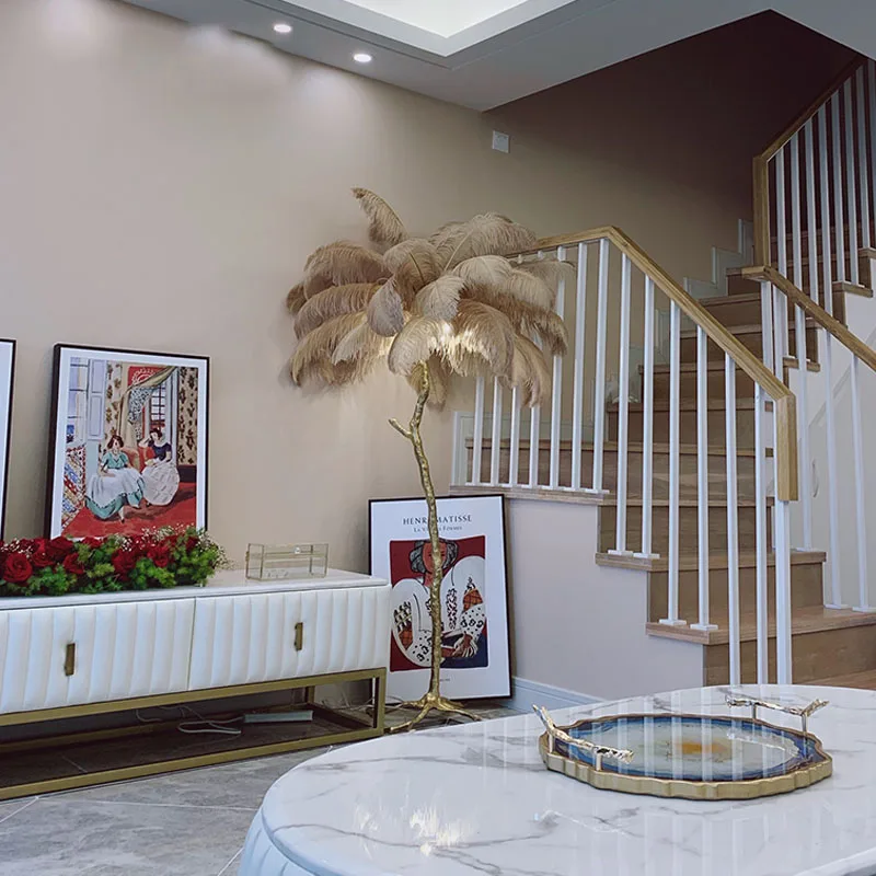 
 Самый популярный большой красочный медный напольный светильник с пером  