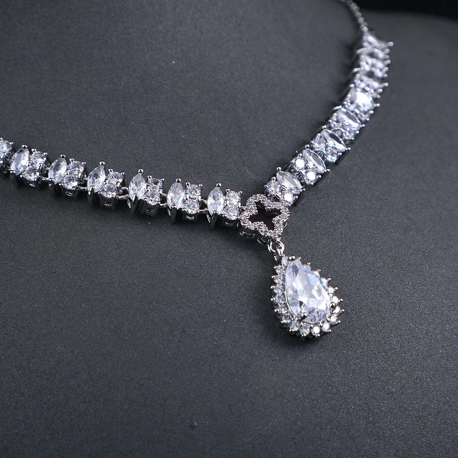 Water Drop Zircon Necklace Jewelry Set Flower Earrings Two-Piece Set