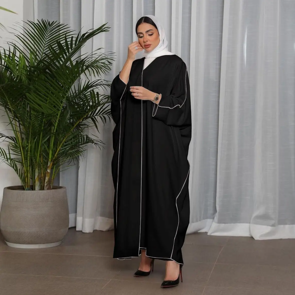Abaya Chic à Bordure Contrastée – Taille Unique – Grossiste Turquie & Sourcing Monde Grossiste Turquie