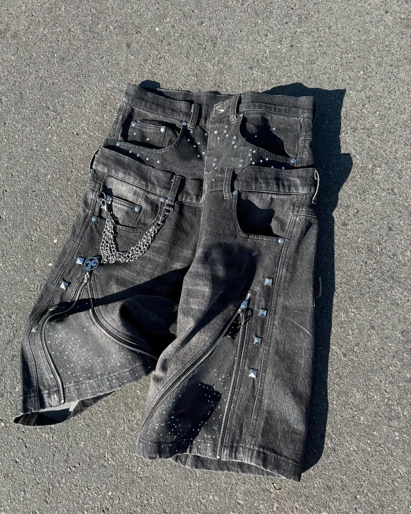 Custom Streetwear Denim Shorts Distressed Embroidery Patch Rhinestone Flared Jorts Jeans Double Waist Denim Shorts for Men gallery 4