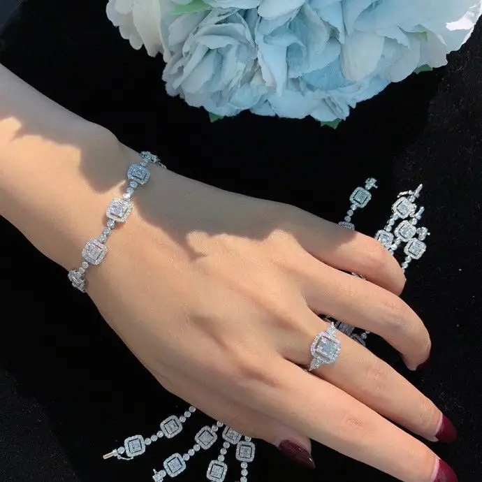 Elegant Exquisite Natural Baguette Diamond 18K Gold Bracelet Square Shape Link Bracelet For Women