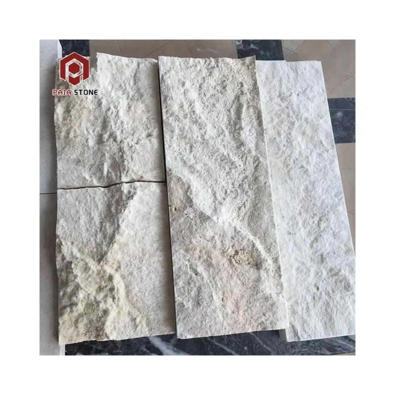 Съвременен дизайн за външна облицовка на стени: естествен бежов варовик в комбинация с гранит, с повърхност с чупена текстура