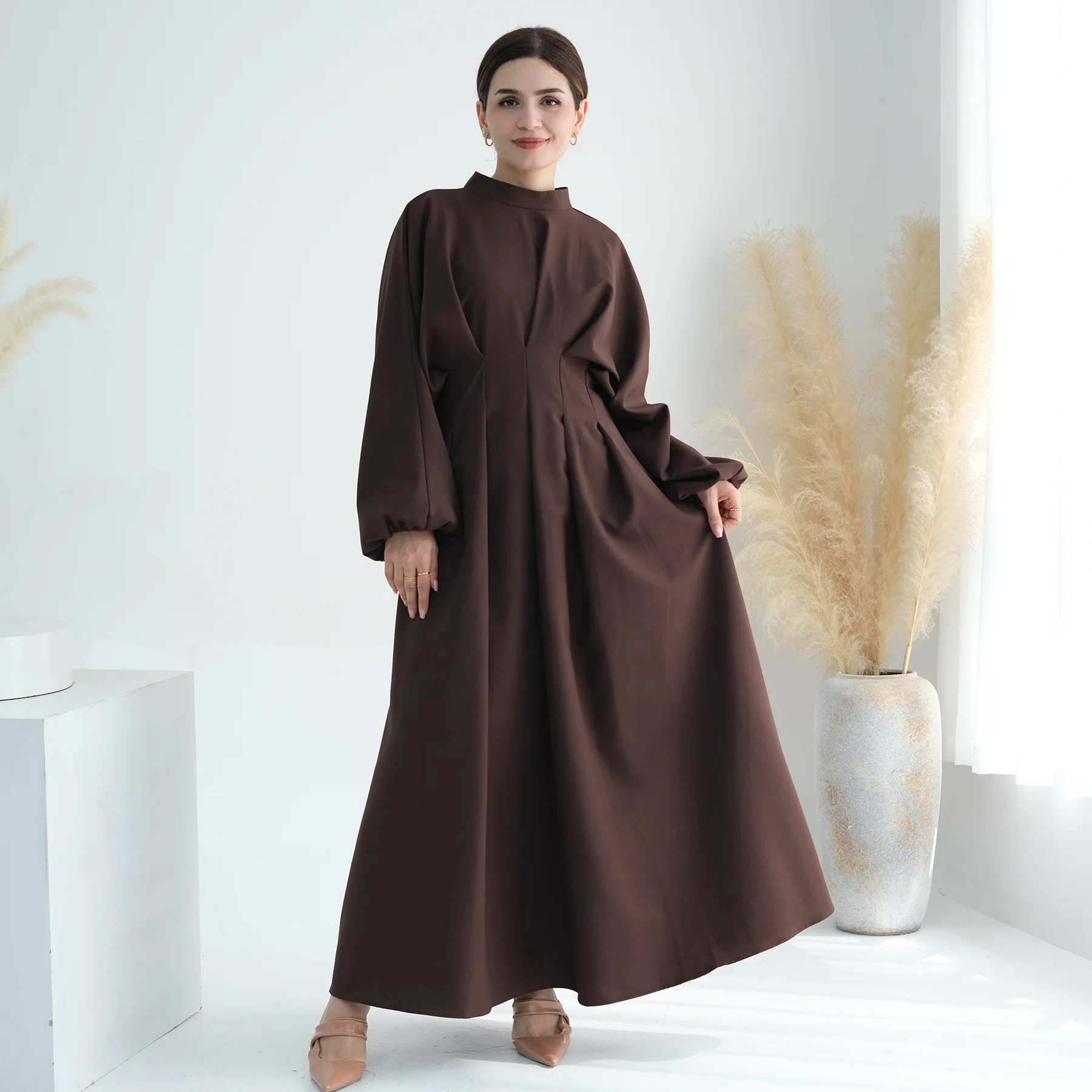 Loriya OEM/ODM 2026 Abaya New Arrival Women Modest Dresses Solid Color Muslim Fashion Abaya Women Muslim Dress