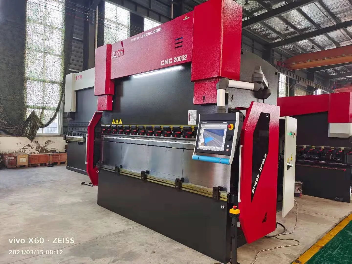 8 + 1 Ось DELEM DA66T контроллер HPB- 220Ton3200 листовой металл Cnc гибочный станок для стали
