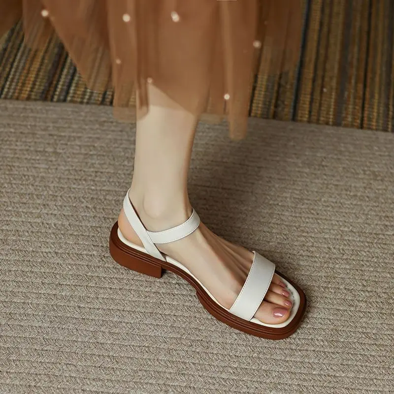 flat sandals 02.jpg