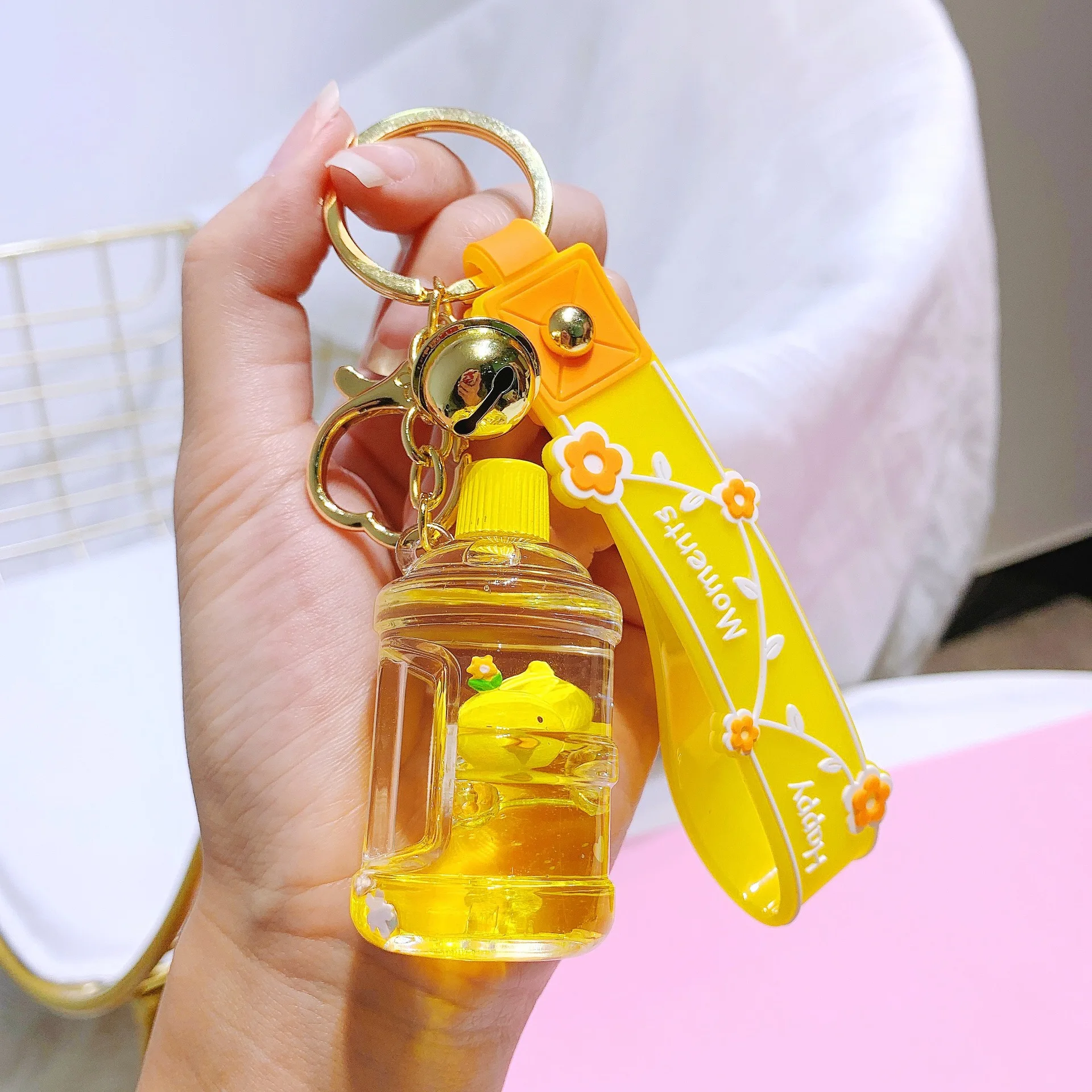 Cute Mini Bucket Lazy Doll Keychain Liquid Drift Bottle Luxury Acrylic Key Chain Car Key Holder Women Bag Pendant Jewelry Gifts