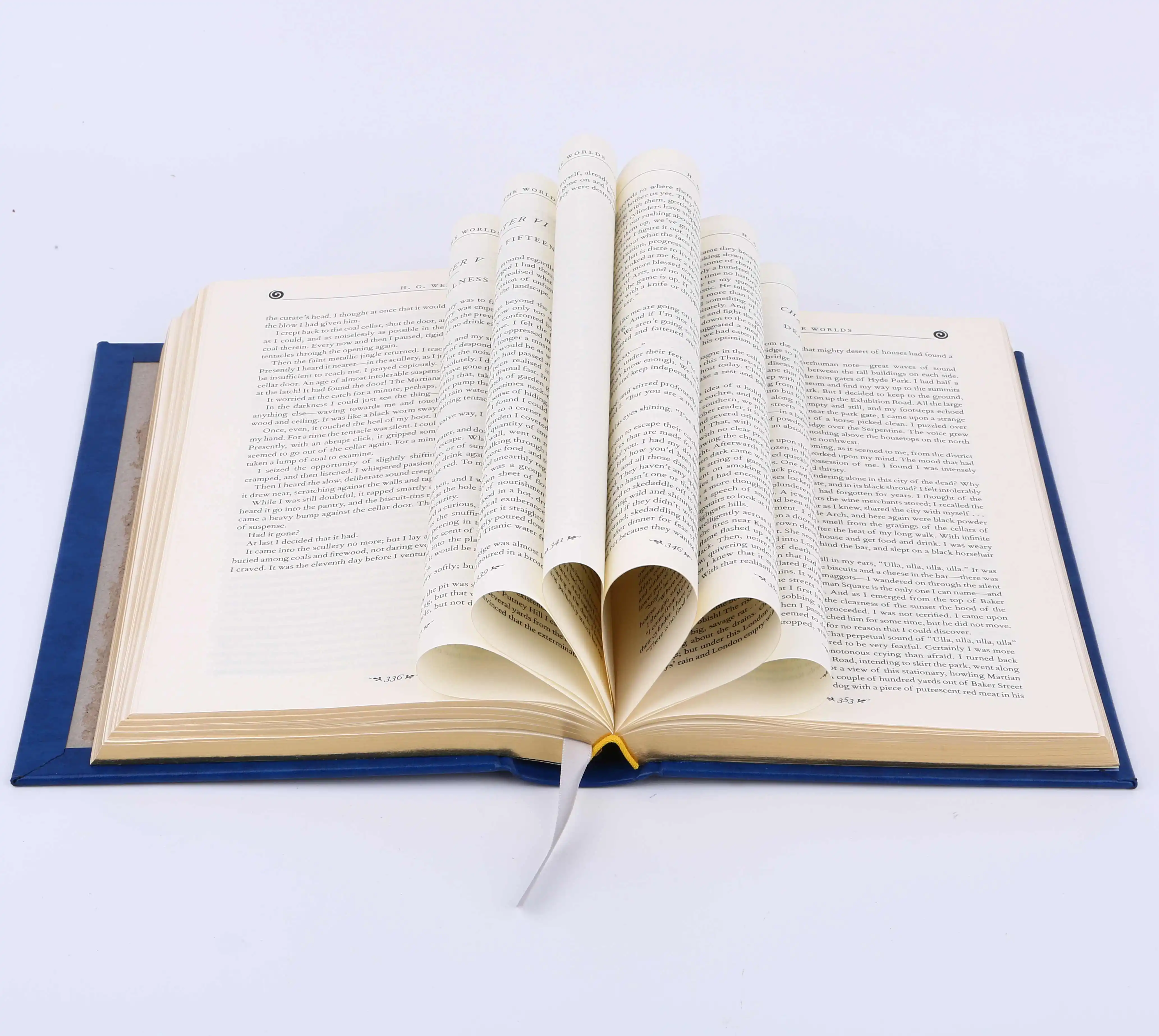 2025 Custom Full-Color OEM Printed Spanish Bible Factory Direct Pocket Book Type Hard Cover with Art Paper Offset Printing manufacture