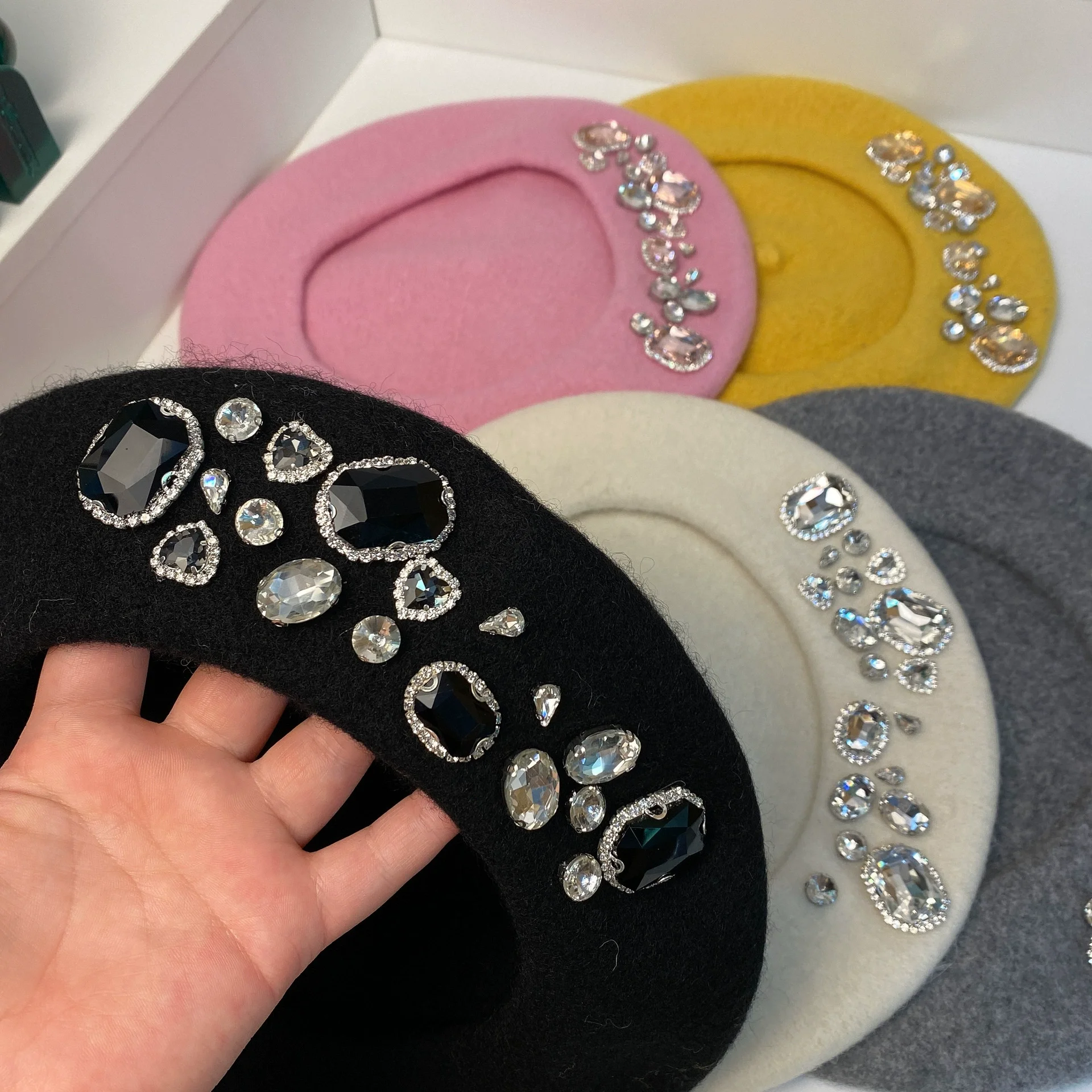 Spring and Autumn Fashion Versatile Female Rhinestone Light Luxury Wool Beret Solid Color Painter Hat