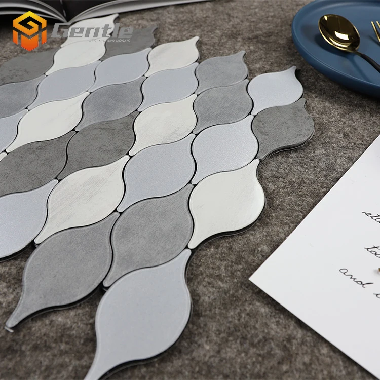 Серый матовый лист в форме струйной росписи украшения стен ванной комнаты прочный цементный пилинг и палка ПВХ мозаика