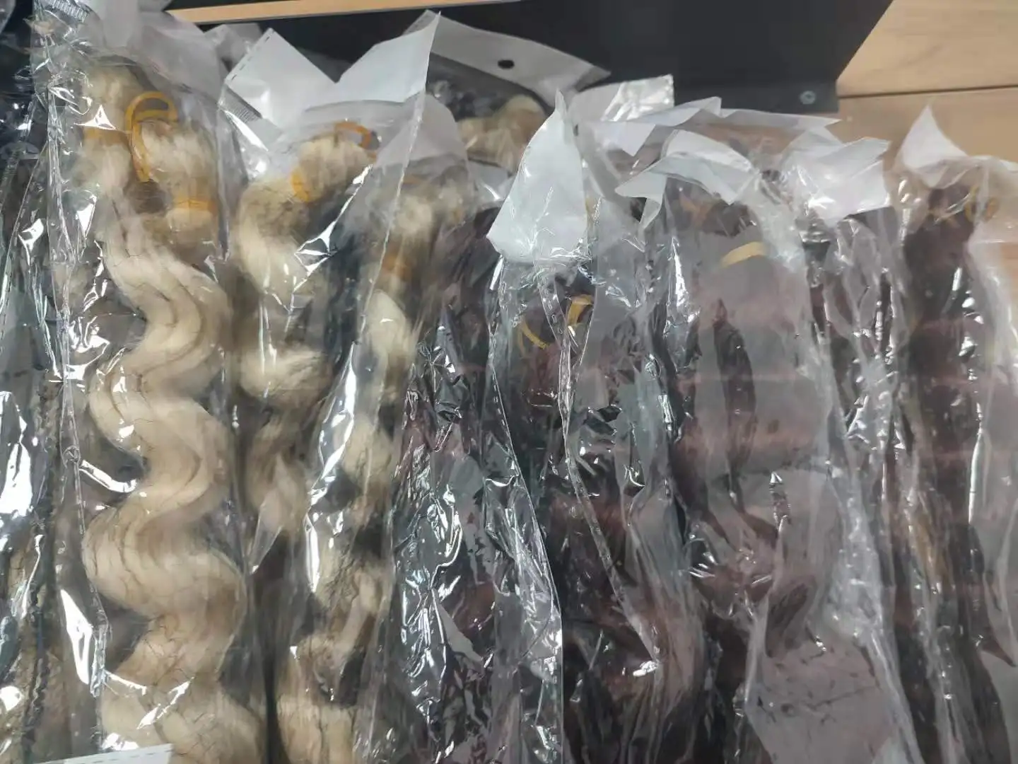 Wholesale Body Wave Crochet Braiding Hair Pre Feathered Hybrid 28inches