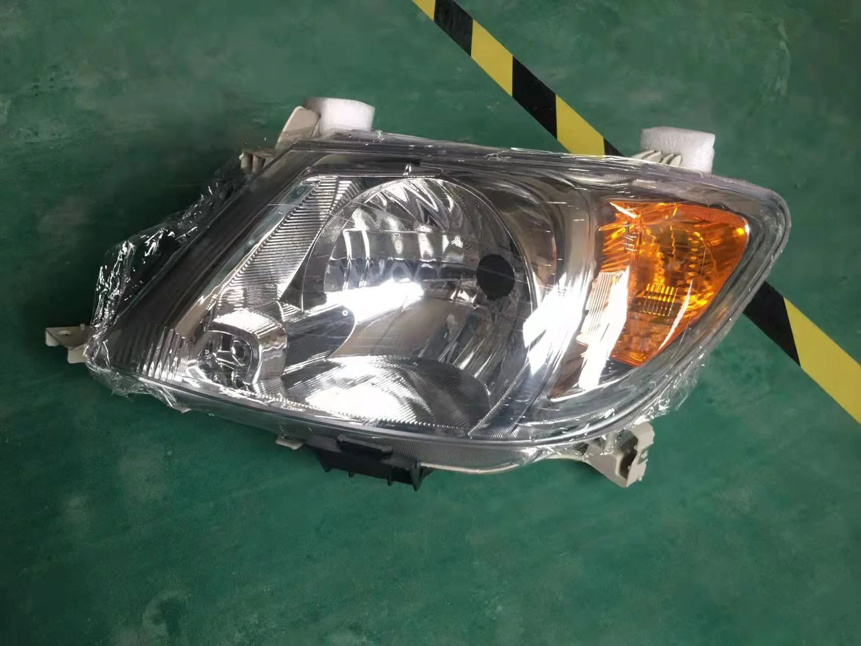 product car front chrome halogen headlight lamp auto body parts head light lamp for toyota hilux vigo 2005 2008967-35