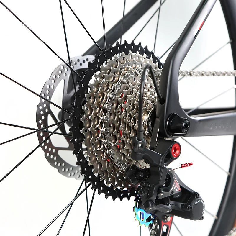 ロゴなしのOEMカーボンロードバイクレーシンググラベルバイク