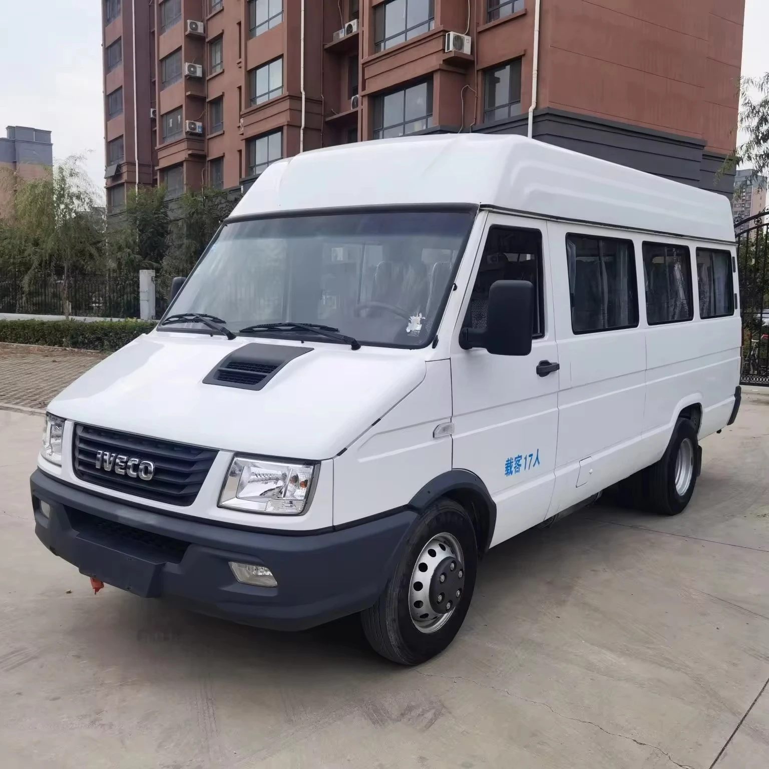 Best Seller Used Mini Bus Price 17 Seats Passenger Buses