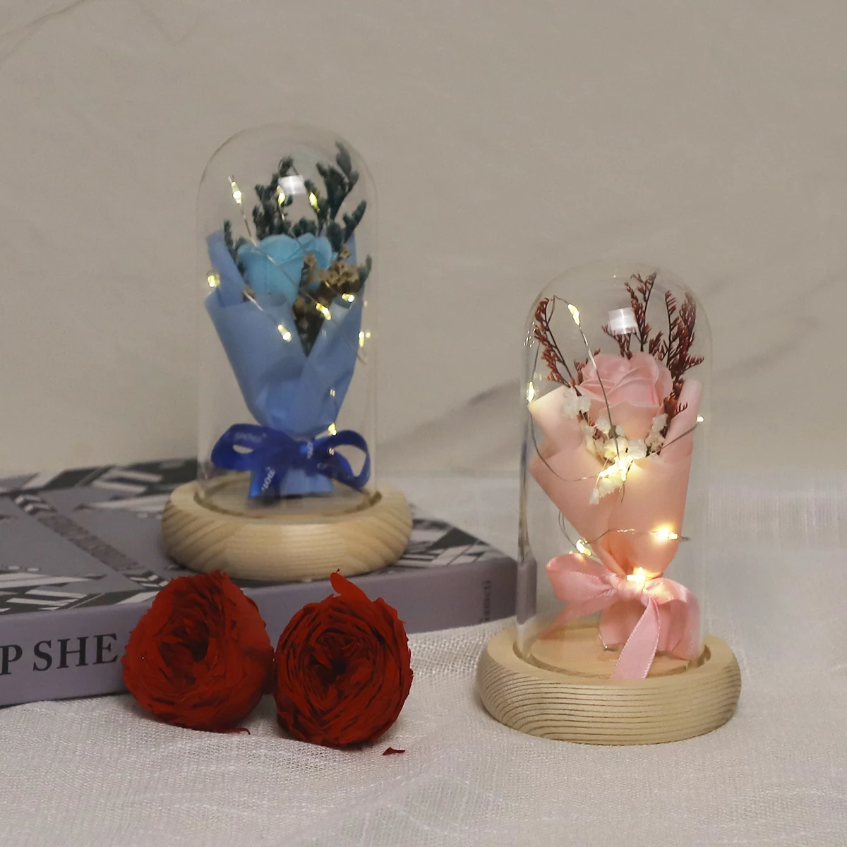 Wholesale Artificial clear Mini Led Flower Cloche Glass Bell Jars Domes with Wooden Base for Decoration and Gifts