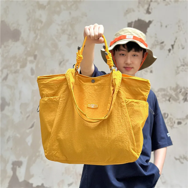 Unisex Large Capacity Lightweight Commuting Shopping Tote Bag Fashionable Casual Zipper Closure Shoulder Bag