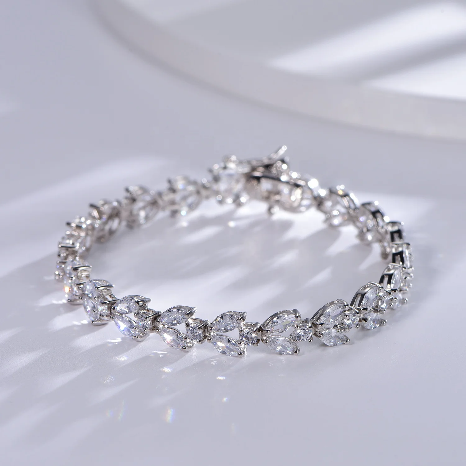 High Quality 925 Silver Bracelet Leaf Shape Round Marquise Cut Diamond 5A CZ Tennis Bracelet for Women