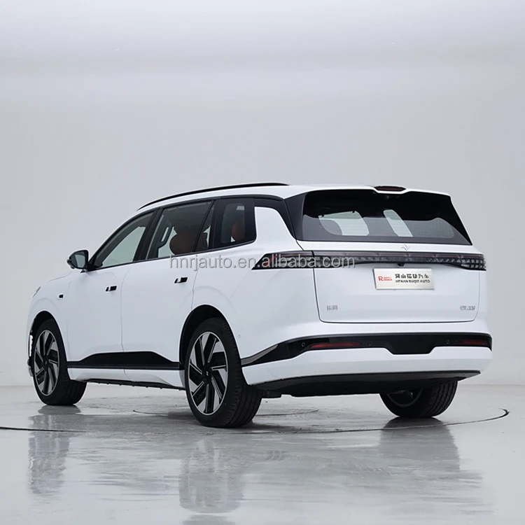 Dongfeng YIPAI 008 Electric SUV with 6-Seater Capacity