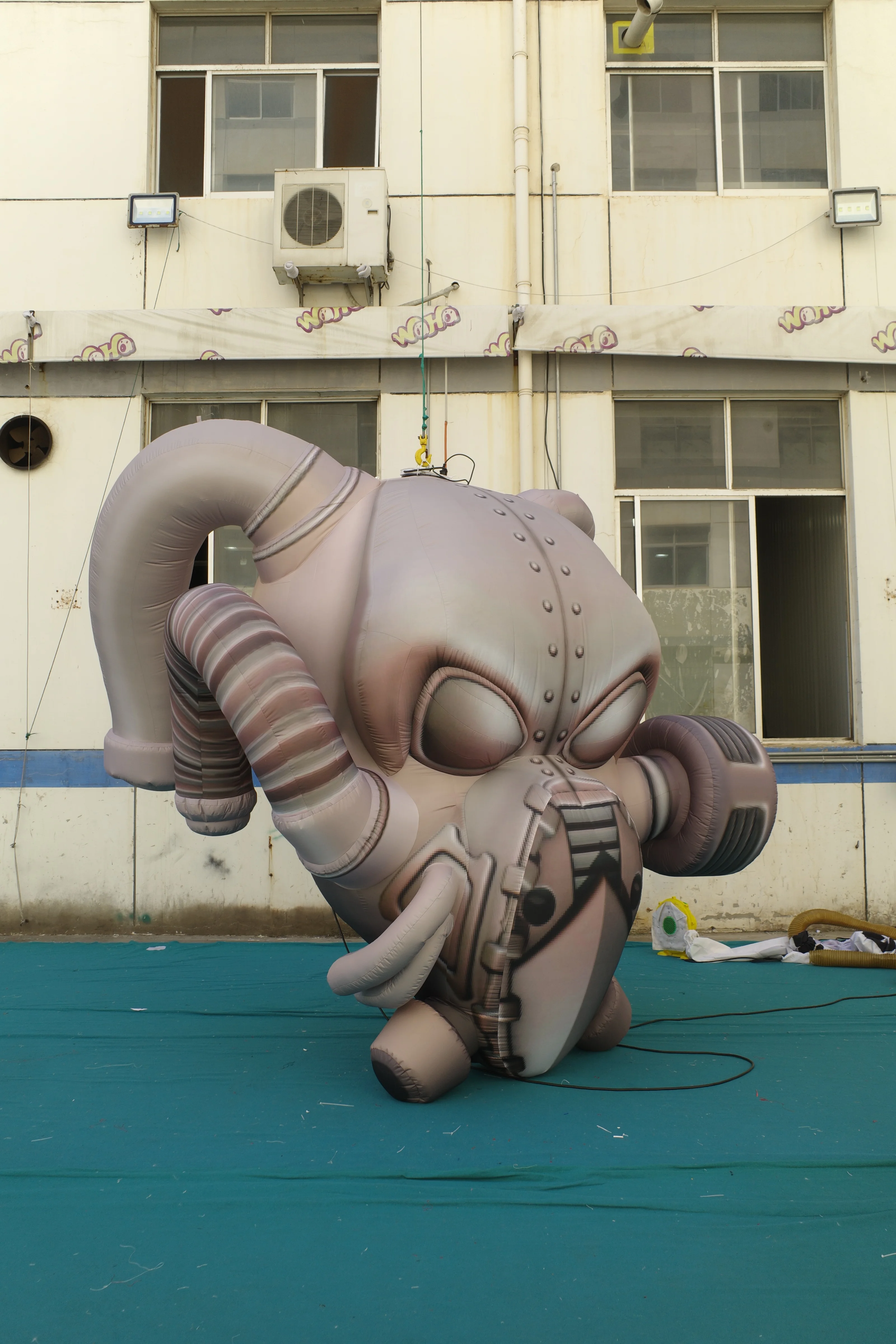 Giant Inflatable Cyberpunk Gas Mask Monster for Halloween, Durable Hanging Advertising Inflatable