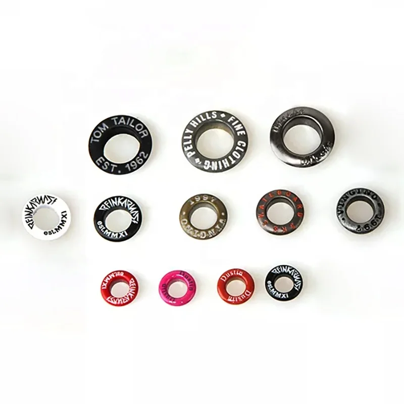 Высокое качество различные цвета и размеры логотип на заказ живопись одежды металлические круглые края люверсы с логотипом для сумки