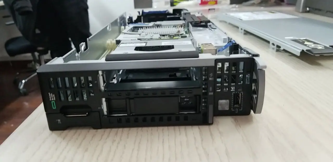 BL460C G9 HPE ProLiant BL460c Gen9 In tel Xeon E5-4610V3