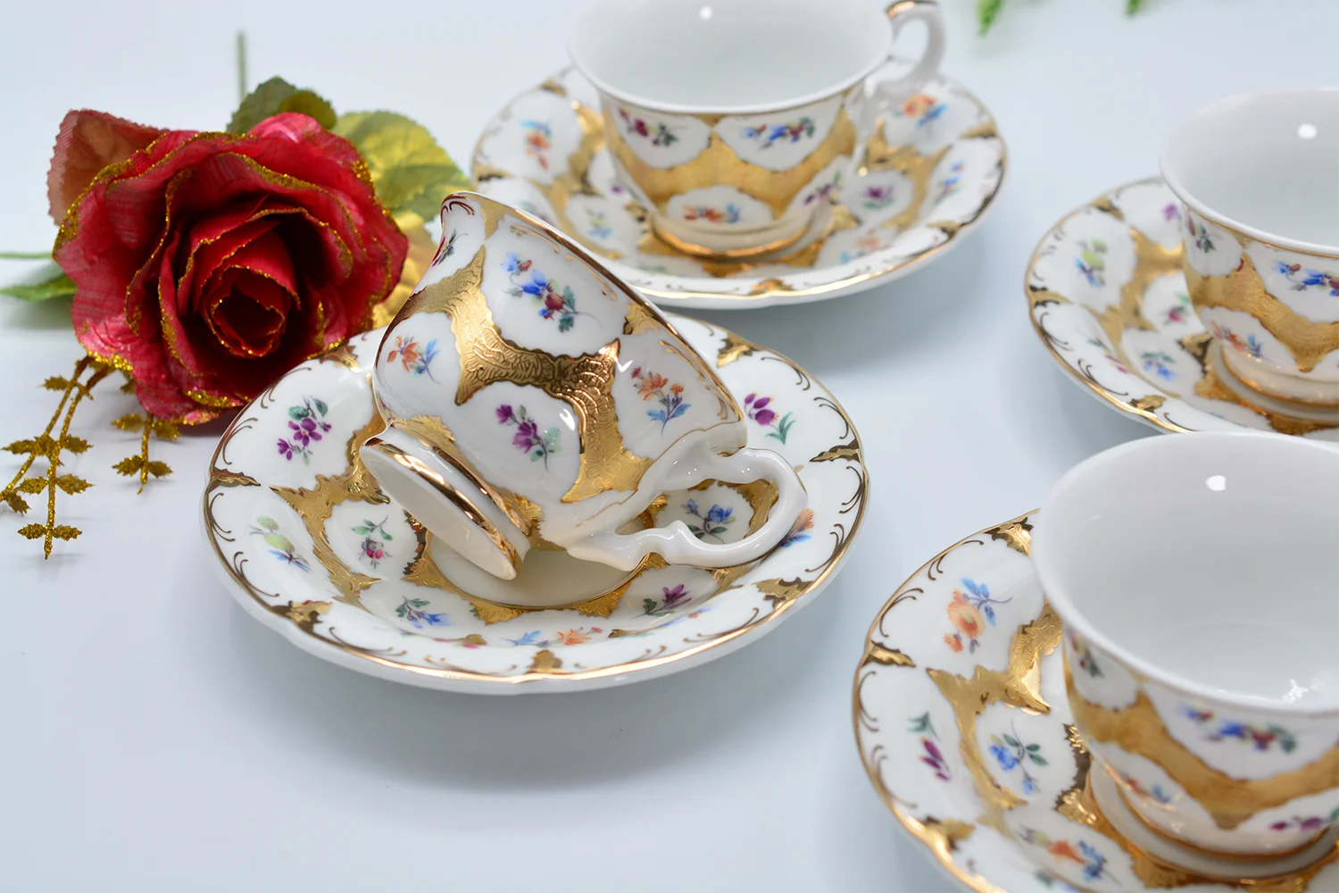 86 Pcs Wholesale Royal Style Embossed Gold Porcelain Dinner Set Luxury  Dinnerware