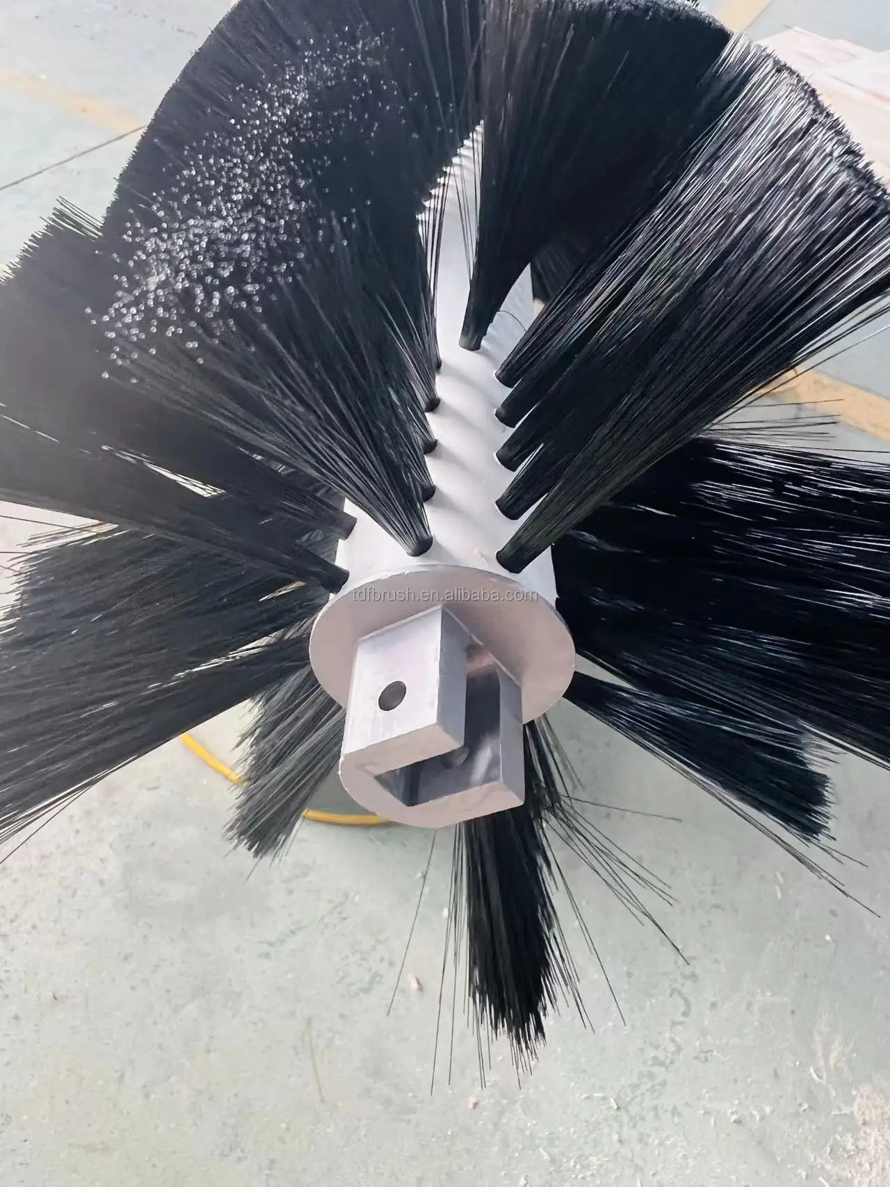 Tdf Customized Solar Panel Rotating Cleaning Solar Photovoltaic Panels